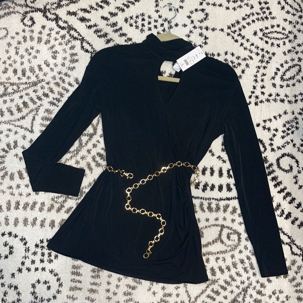 CACHÉ Low Cut Fashion Top w/ Adjustable Gold Chain Belt Black